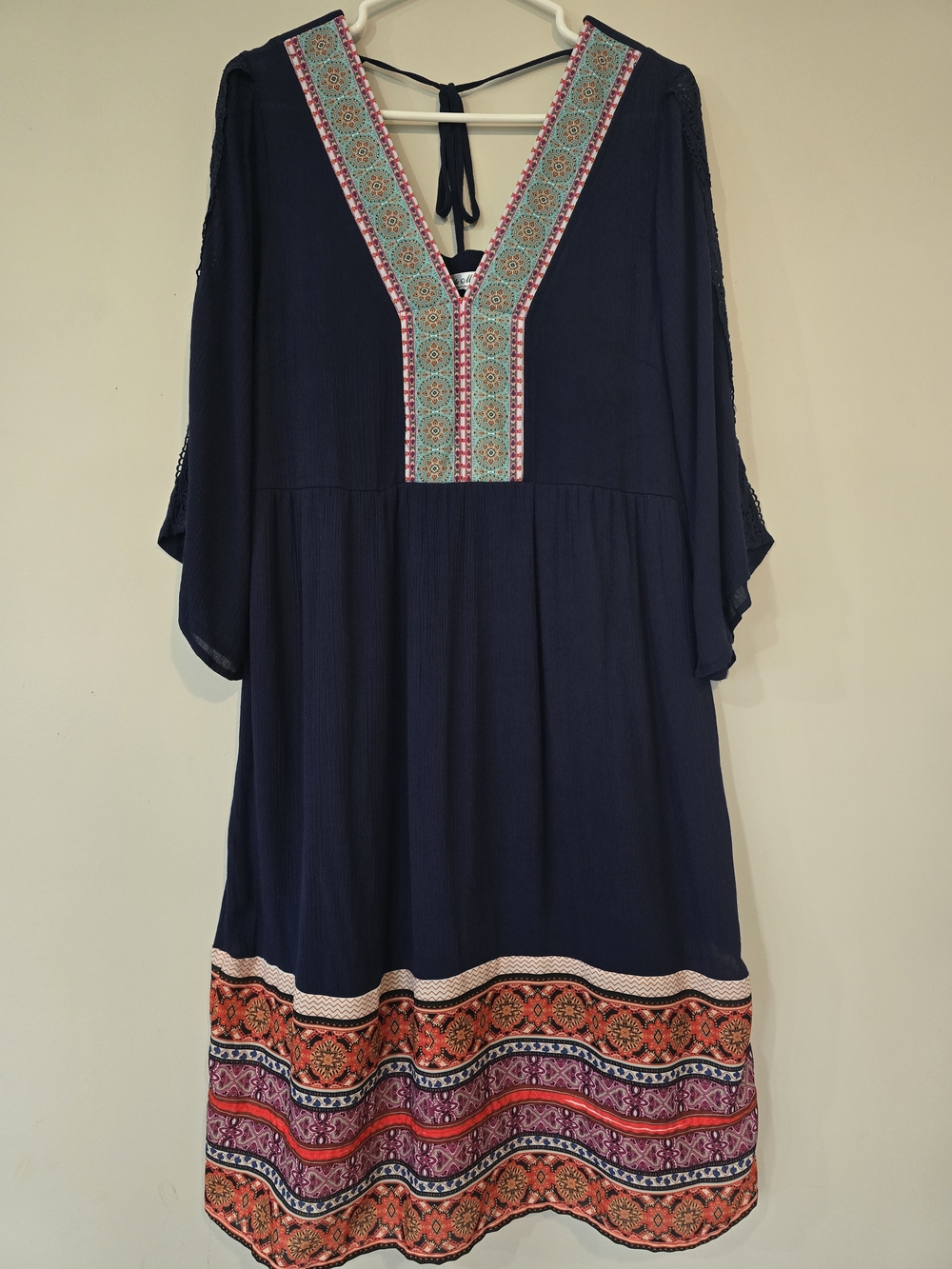 White Mark.100% Viscose Navy Embroidered V-Neck Boho Dress. Ladies Medium.